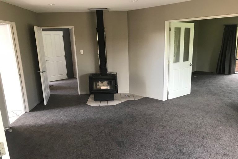 Photo of property in 2 Lantern Lane, Halswell, Christchurch, 8025