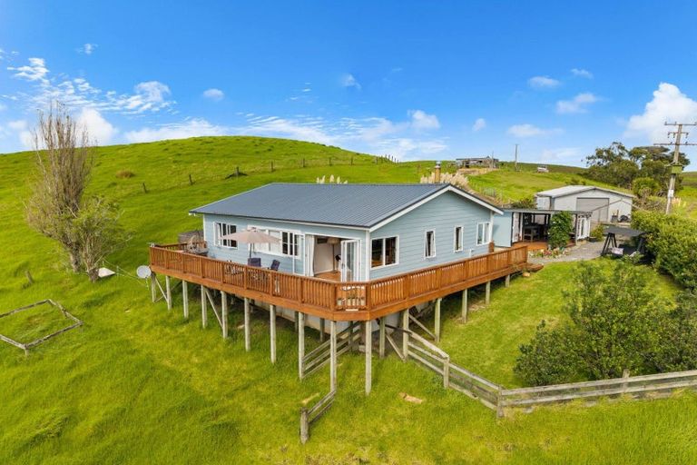 Photo of property in 25 Mapuna Road, Tangiteroria, 0381
