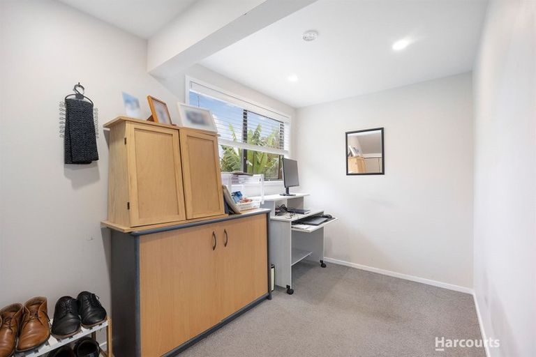 Photo of property in 2/15 Ridgewood Crescent, Birkenhead, Auckland, 0626