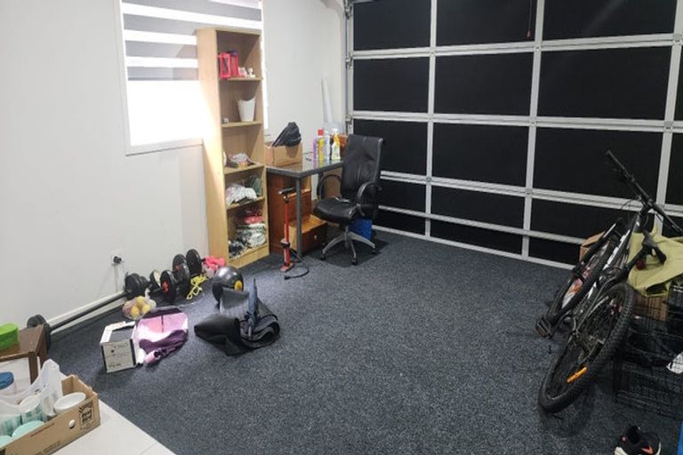 Photo of property in 4 Fortuna Place, East Tamaki Heights, Auckland, 2016