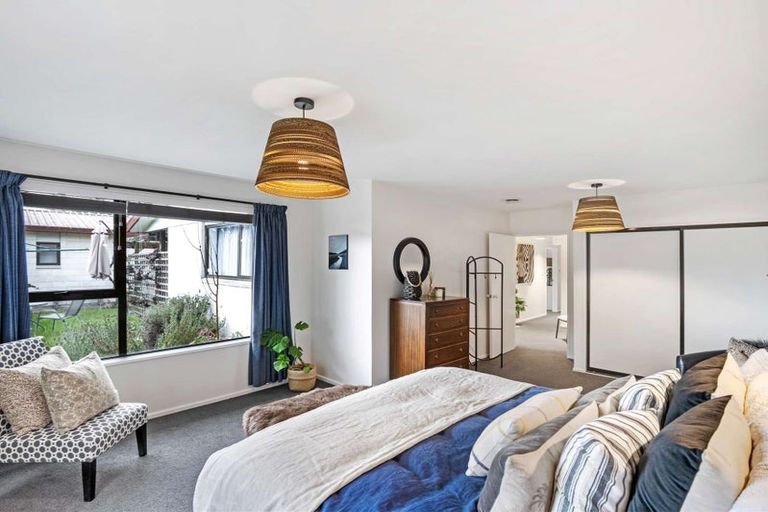 Photo of property in 8 Dulcie Place, Harewood, Christchurch, 8051