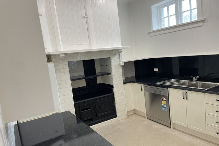 Photo of property in 9 Grass Street, Oriental Bay, Wellington, 6011