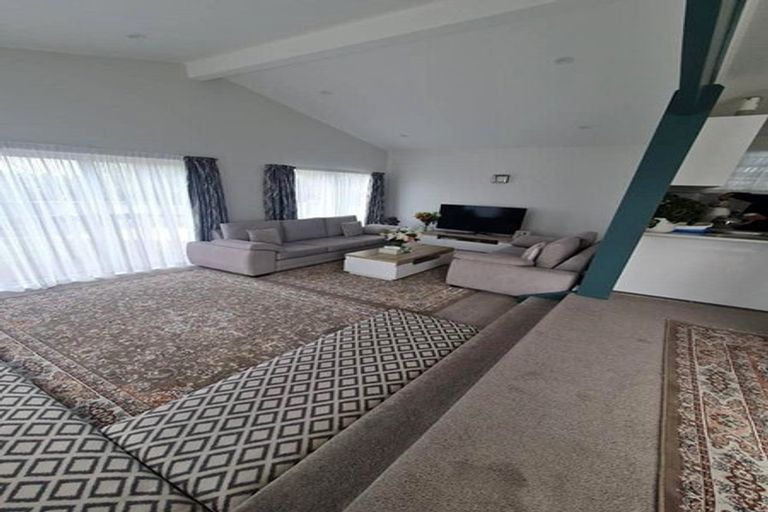 Photo of property in 33 Patts Avenue, Glendene, Auckland, 0602