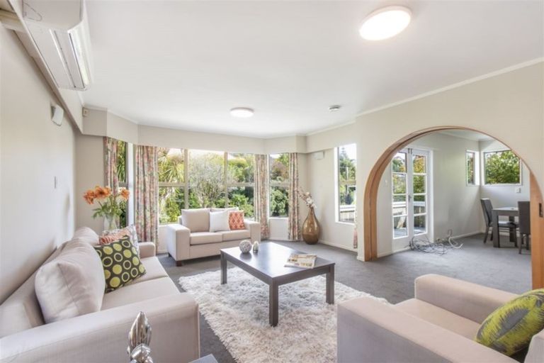 Photo of property in 96 Churton Drive, Churton Park, Wellington, 6037