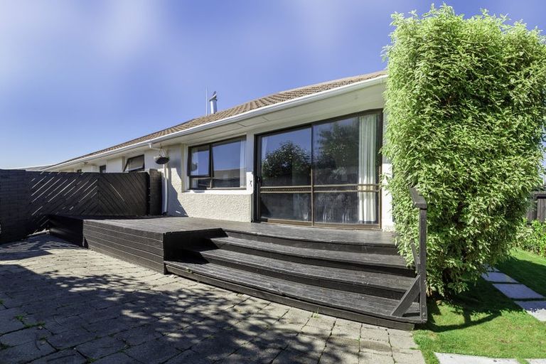 Photo of property in 290 Withells Road, Avonhead, Christchurch, 8042