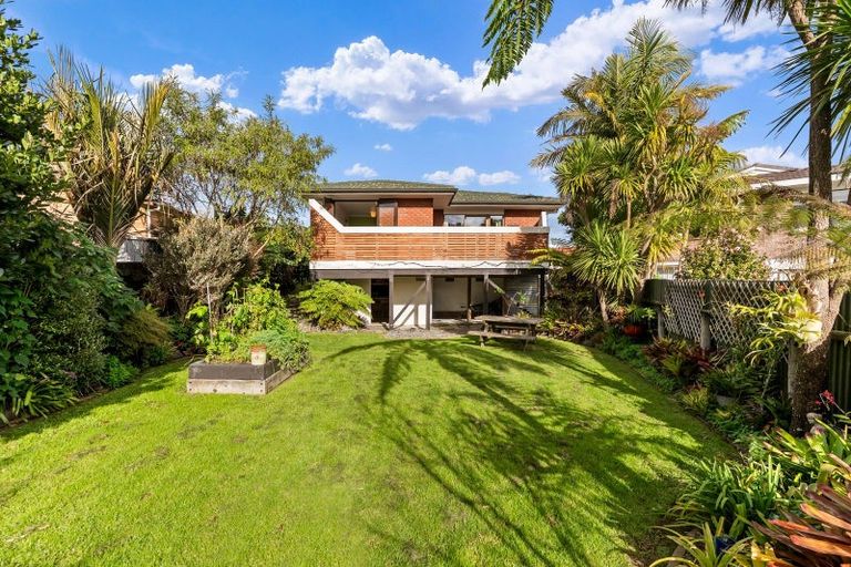Photo of property in 2/6 Annette Avenue, Te Atatu South, Auckland, 0610