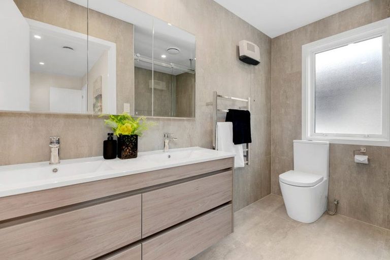 Photo of property in 61 Donegal Park Drive, Flat Bush, Auckland, 2019