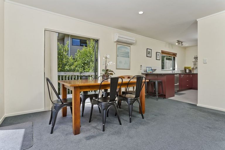 Photo of property in 2/43 Flaxdale Street, Birkdale, Auckland, 0626