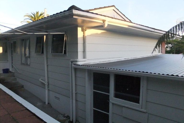 Photo of property in 23 Anich Road, Massey, Auckland, 0614