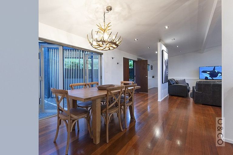 Photo of property in 8 Pineview Lane, Helensville, 0875