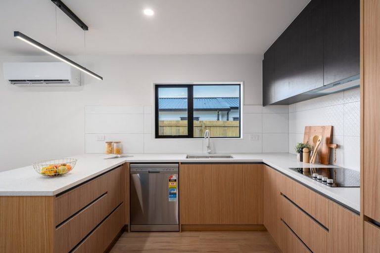Photo of property in 24 Colorado Road, Totara Park, Upper Hutt, 5018