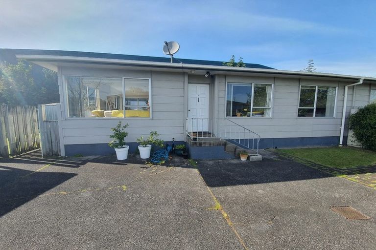 Photo of property in 25b Waimana Road, Conifer Grove, Takanini, 2112