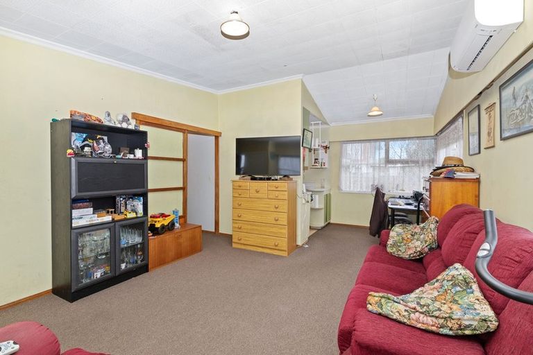 Photo of property in 84a Royal View Road, Te Atatu South, Auckland, 0610