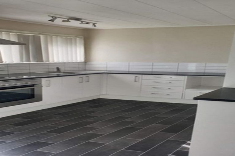 Photo of property in 22 Carter Place, Manurewa, Auckland, 2102