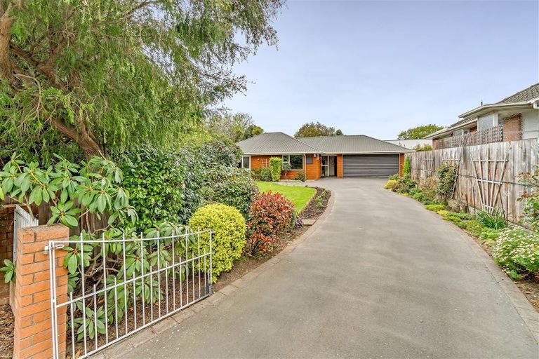 Photo of property in 216 Grahams Road, Burnside, Christchurch, 8053