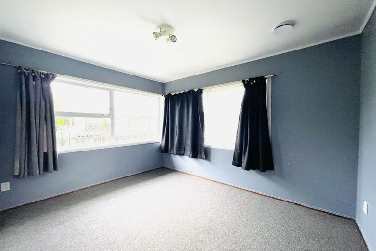 Photo of property in 43 Kurnell Drive, Botany Downs, Auckland, 2010