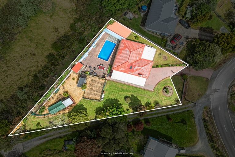 Photo of property in 16 Toetoe Road, Otaika, Whangarei, 0170