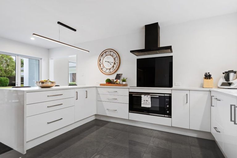 Photo of property in 52 Regent's Park Drive, Casebrook, Christchurch, 8051