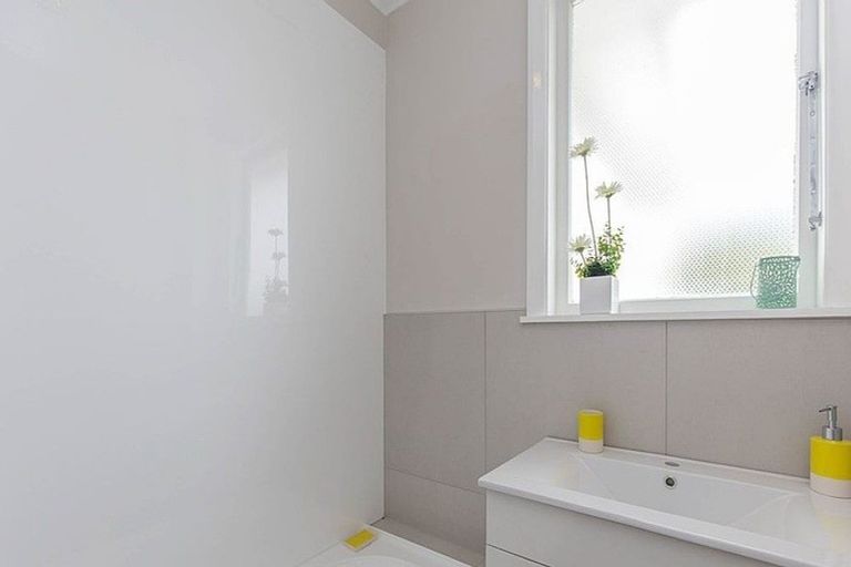 Photo of property in 14 Farmer Street, Mangere East, Auckland, 2024