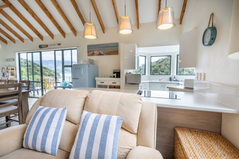 Photo of property in 79 Tikao Bay Road, Wainui, French Farm, 7582