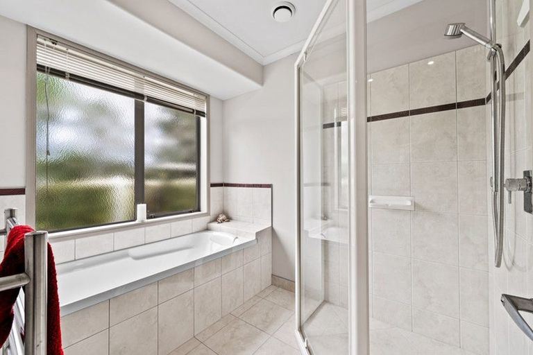 Photo of property in 175 Oraha Road, Kumeu, 0892