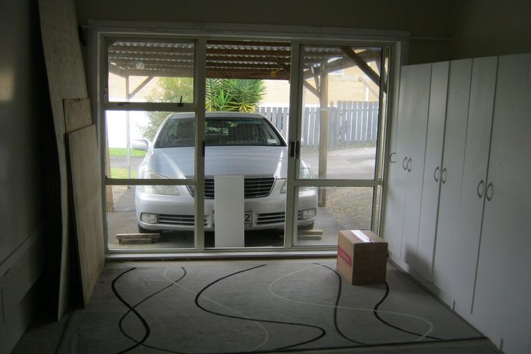 Photo of property in 1/7 Dalkeith Place, Opaheke, Papakura, 2113