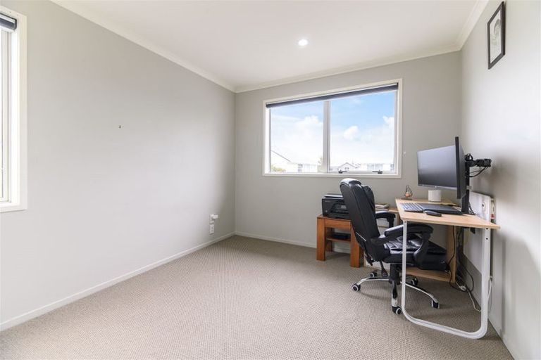 Photo of property in 1 Tarapiroe Avenue, Takanini, 2112