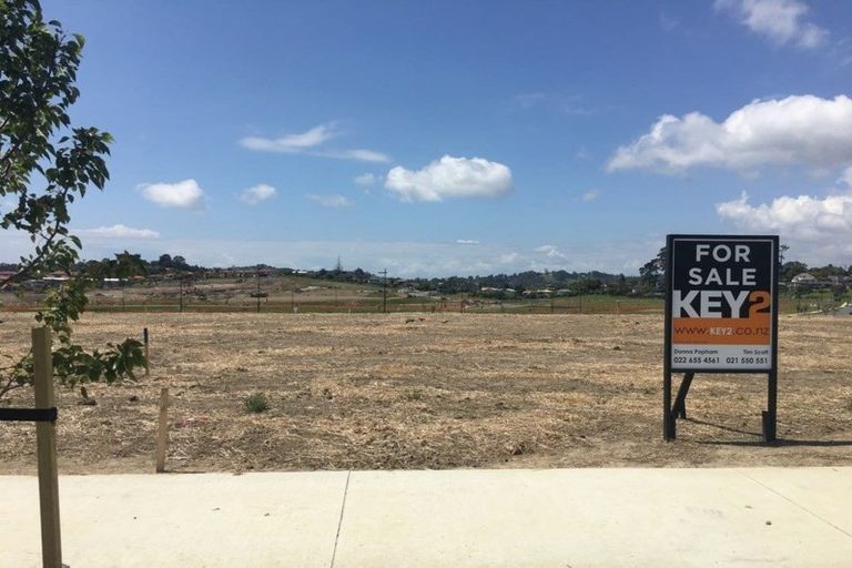 Photo of property in 66 Taikura Avenue, Red Beach, 0932