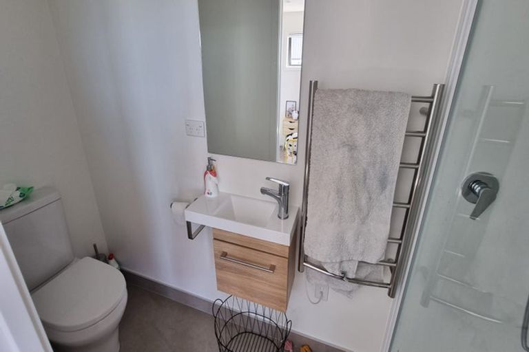 Photo of property in 4/12 Tawa Road, Te Atatu Peninsula, Auckland, 0610