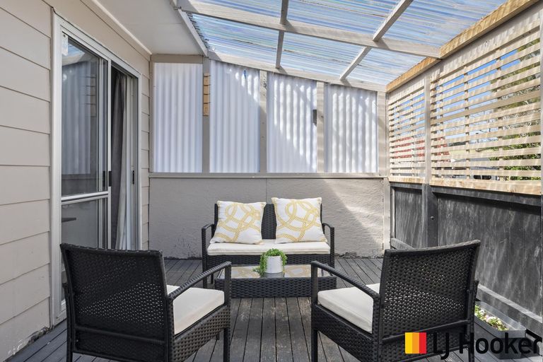 Photo of property in 11 Burndale Terrace, Manurewa, Auckland, 2102