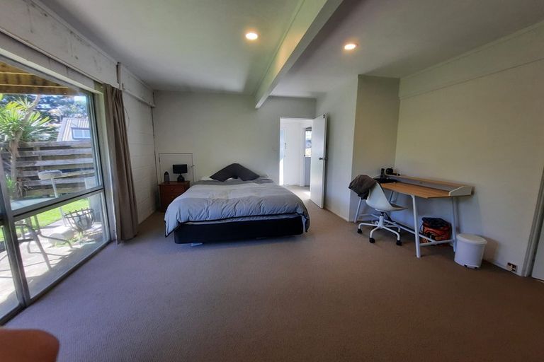 Photo of property in 1/27 Shanaway Rise, Hillcrest, Auckland, 0627