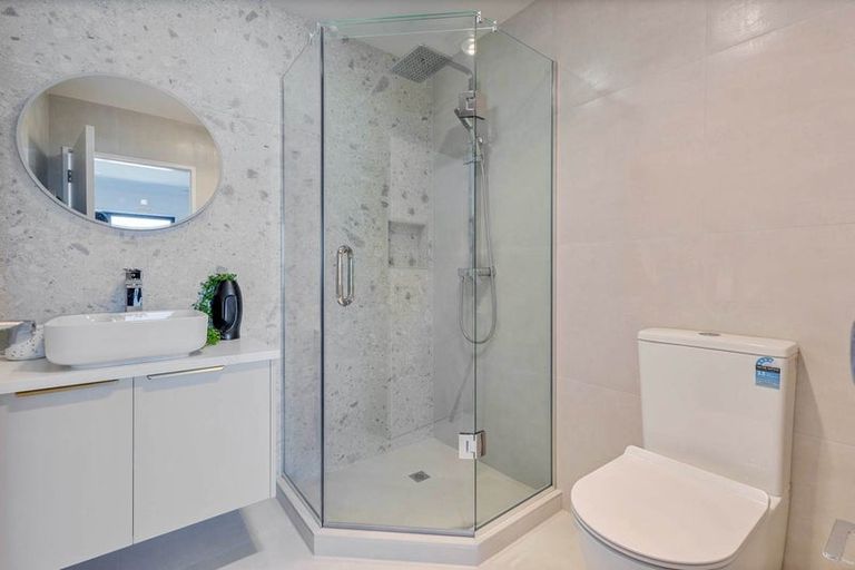 Photo of property in 44c Bruce Road, Glenfield, Auckland, 0629