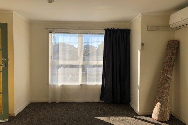 Photo of property in 82 Rolleston Street, Mount Cook, Wellington, 6021