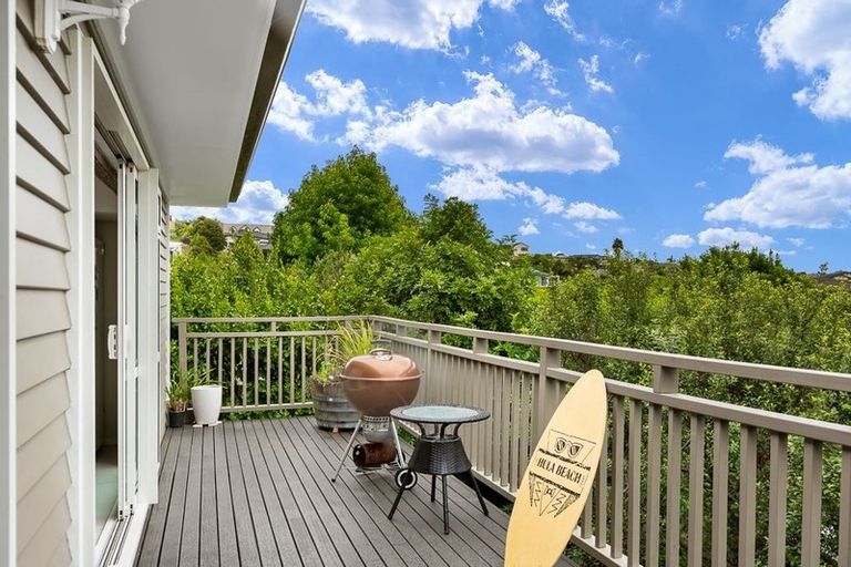 Photo of property in 16 Fern Court, Orewa, 0931