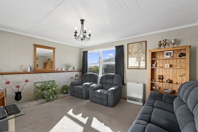 Photo of property in 10 Grenville Street, Levin, 5510