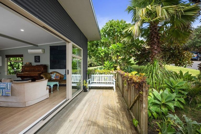 Photo of property in 5 Empressa Heights, Helensville, 0800