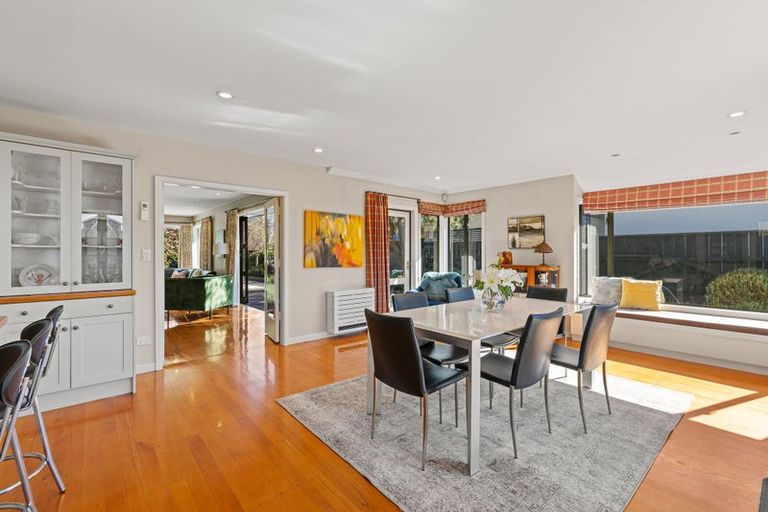 Photo of property in 21 Garreg Road, Fendalton, Christchurch, 8052