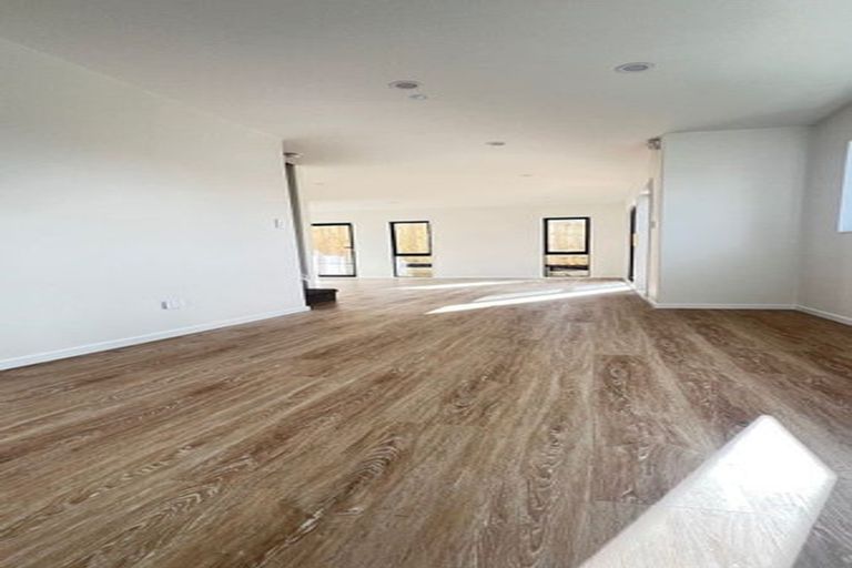 Photo of property in 4 Medina Place, Half Moon Bay, Auckland, 2012