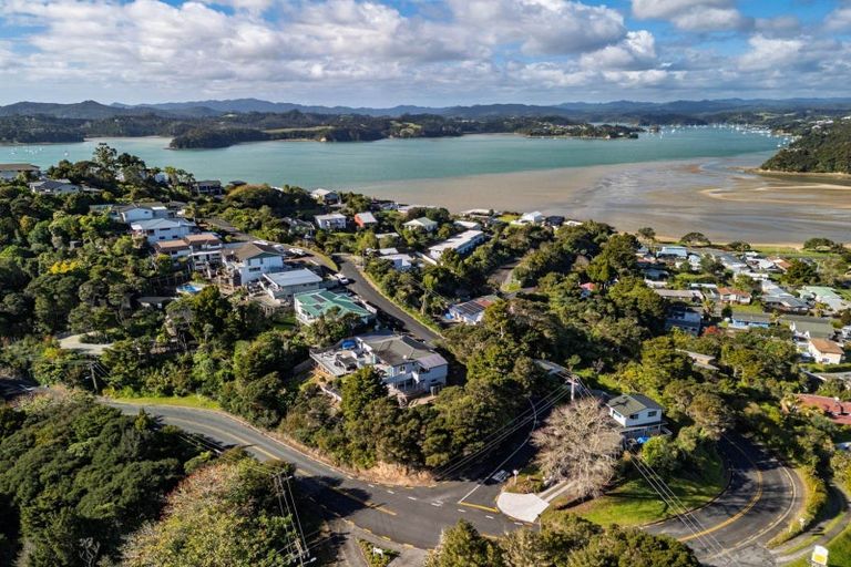 Photo of property in 2 Binnie Street, Paihia, 0200
