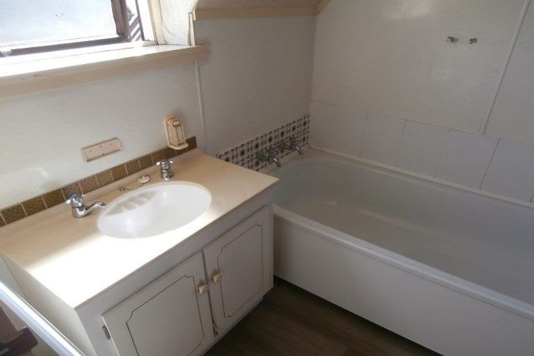 Photo of property in 5/62 Picton Avenue, Riccarton, Christchurch, 8011