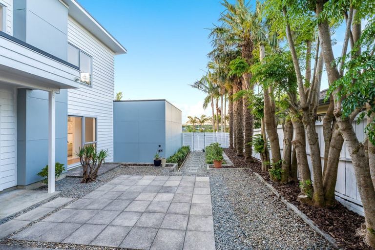 Photo of property in 8 Roy Maloney Drive, Henderson, Auckland, 0612