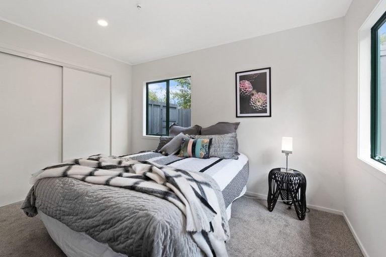 Photo of property in 42a Woodglen Road, Glen Eden, Auckland, 0602