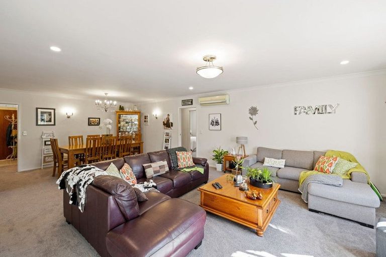 Photo of property in 11 Norfolk Drive, Cambridge, 3434