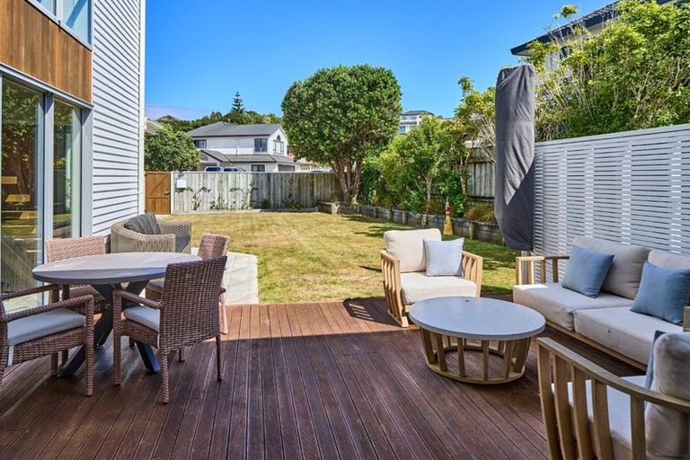 Photo of property in 31 Pendennis Point, Camborne, Porirua, 5026