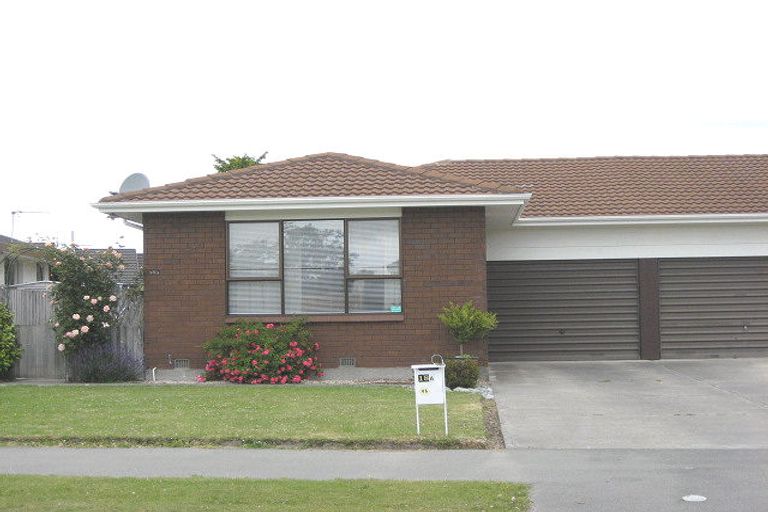 Photo of property in 18 Radiata Avenue, Parklands, Christchurch, 8083