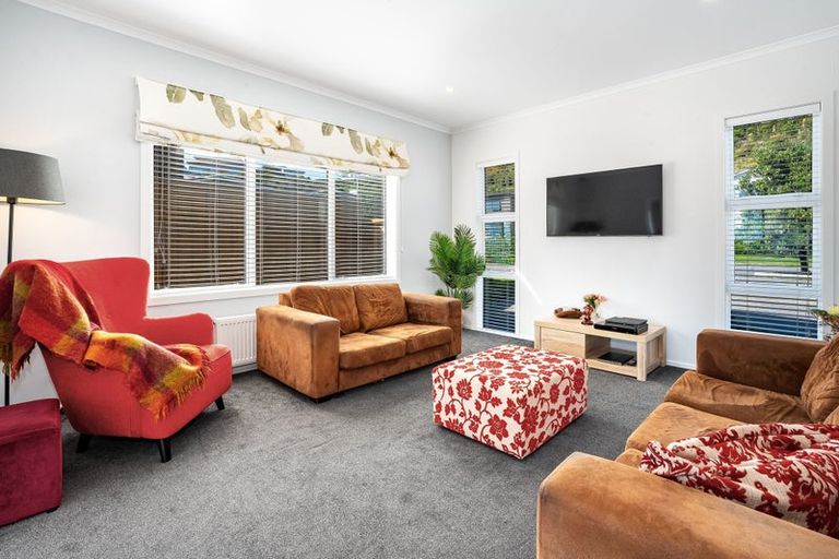 Photo of property in 3 Okataina Way, Aotea, Porirua, 5024
