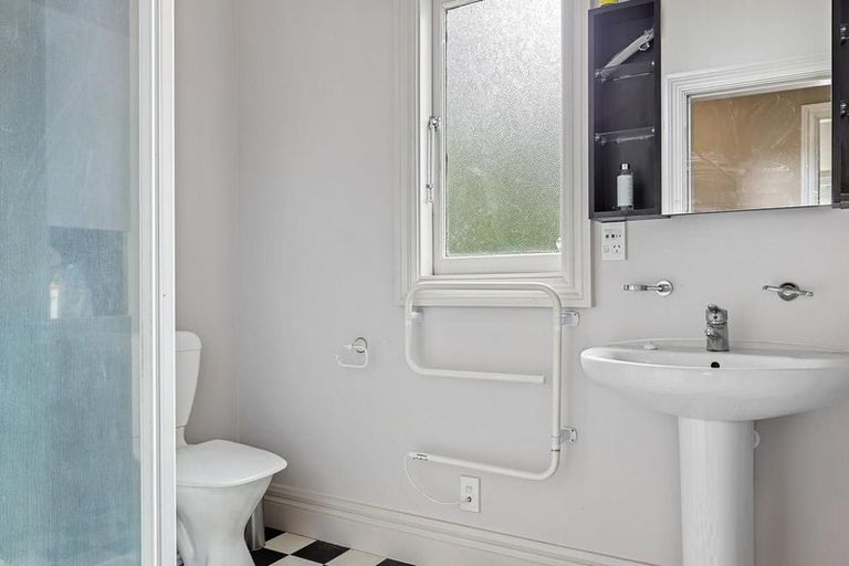 Photo of property in 100 Innes Road, St Albans, Christchurch, 8052