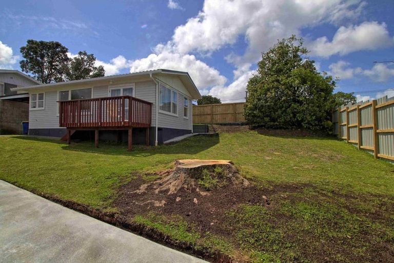 Photo of property in 1/3 Flaxdale Street, Birkdale, Auckland, 0626
