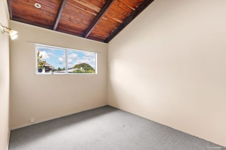 Photo of property in 3/23 Craigbank Avenue, New Lynn, Auckland, 0600