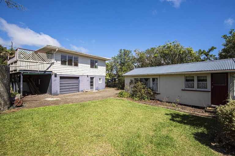 Photo of property in 16 Ripiro Drive, Baylys Beach, Dargaville, 0377